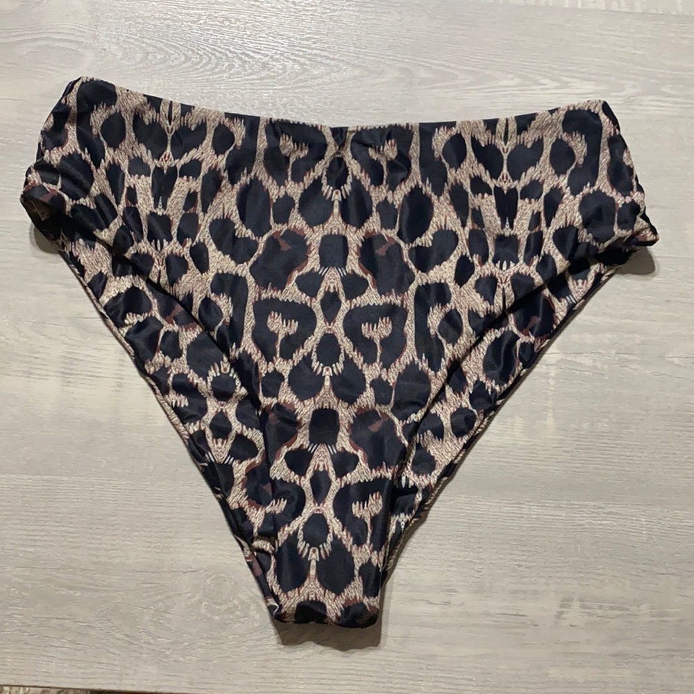 High waisted cheetah print bottoms